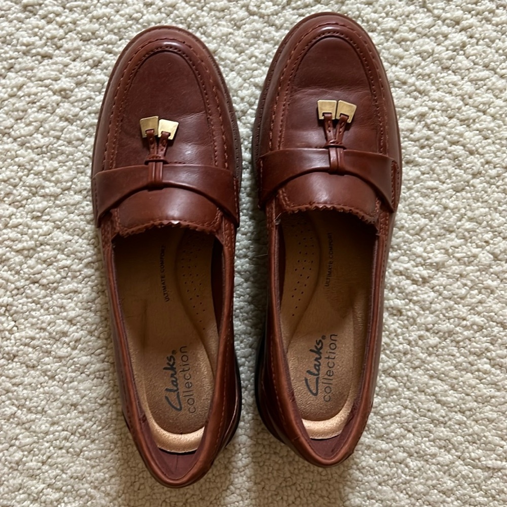 NWOT Women’s Clarks Loafers 7M